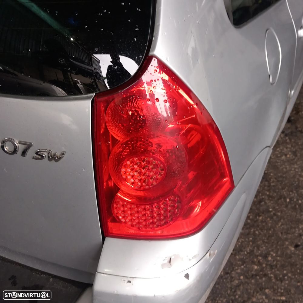 Farois traseiros peugeot 307 carrinha - 1