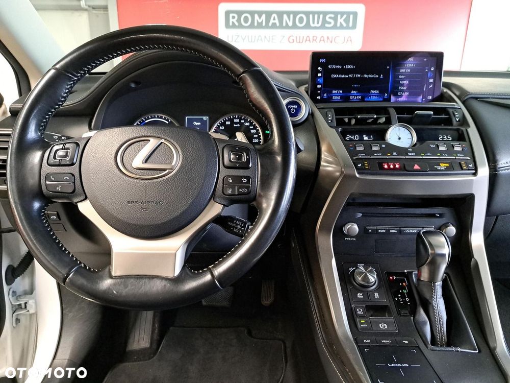 Lexus NX 300h Comfort AWD - 18