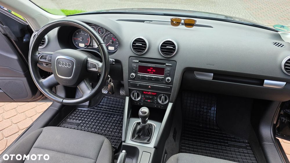 Audi A3 3-drzwiowe 1.6 TDI DPF Attraction - 27