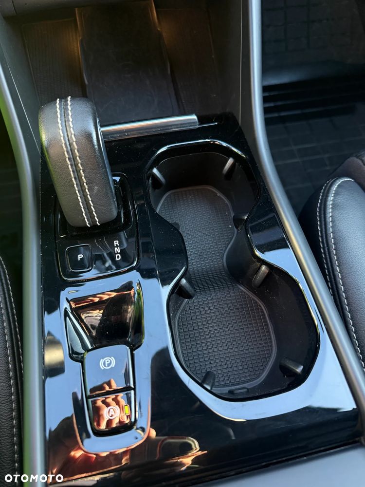 Volvo XC 40 B4 B R-Design - 25