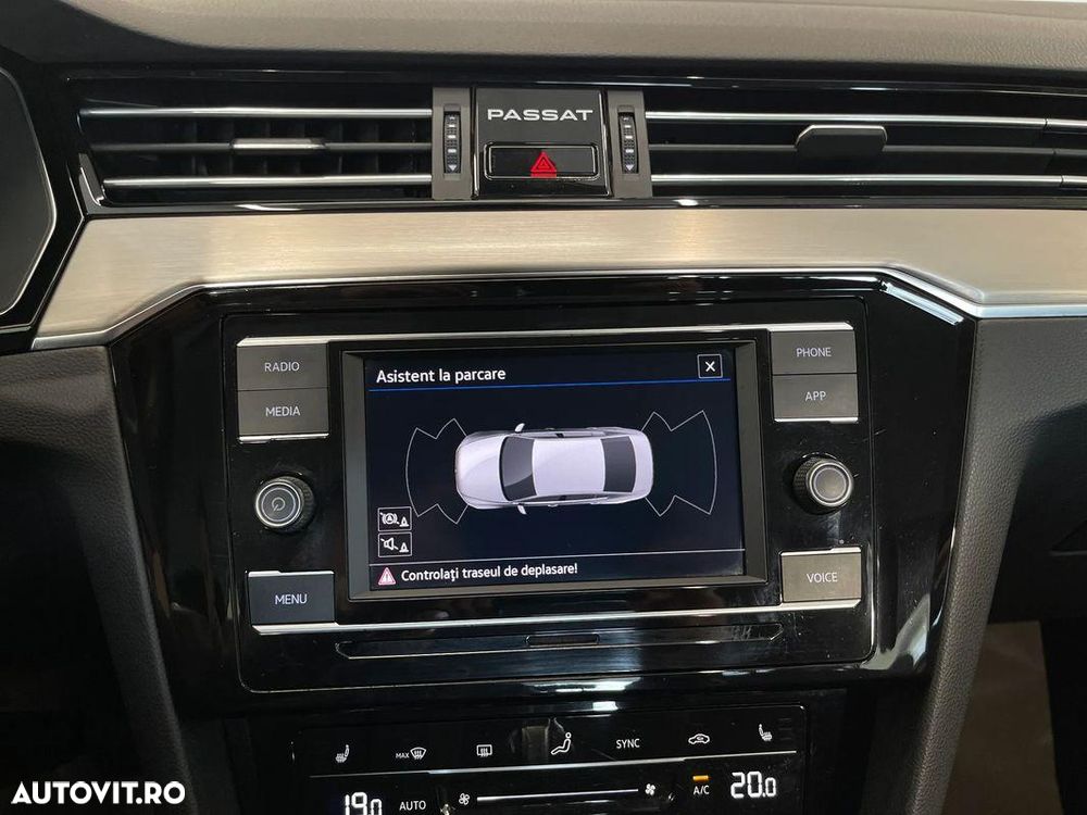 Volkswagen Passat 2.0 TDI DSG Highline - 24