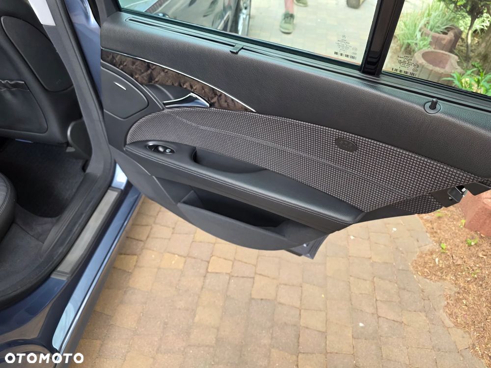 Mercedes-Benz Klasa E 280 4Matic Automatik Avantgarde - 25