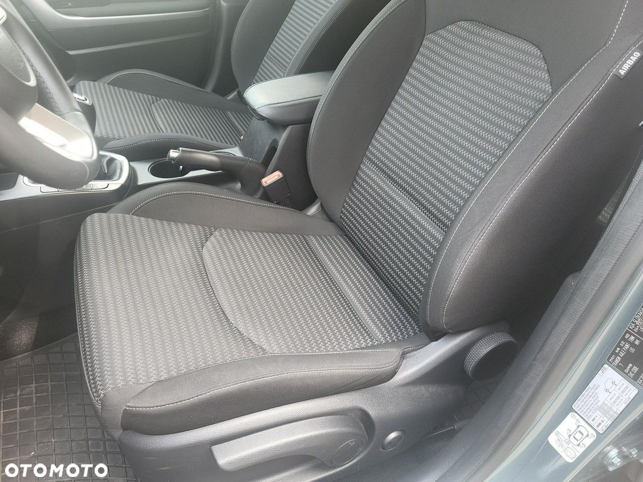 Kia Ceed - 12