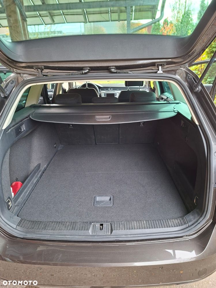 Volkswagen Passat - 21