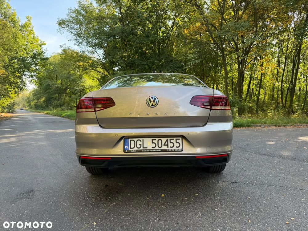 Volkswagen Passat - 6