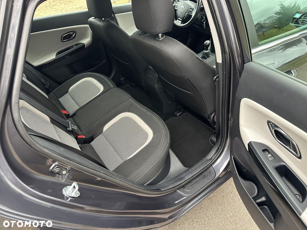 Kia Ceed 1.6 GDI Platinum Edition - 25