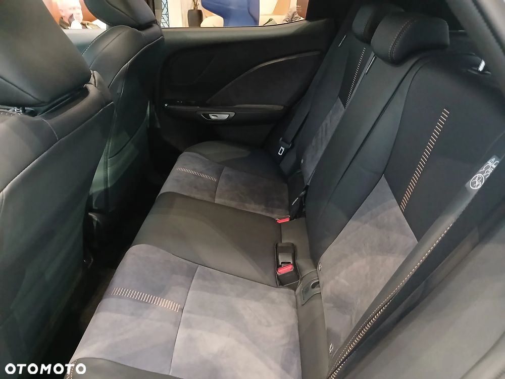 Lexus LBX 1.5 Hybrid Cool - 12