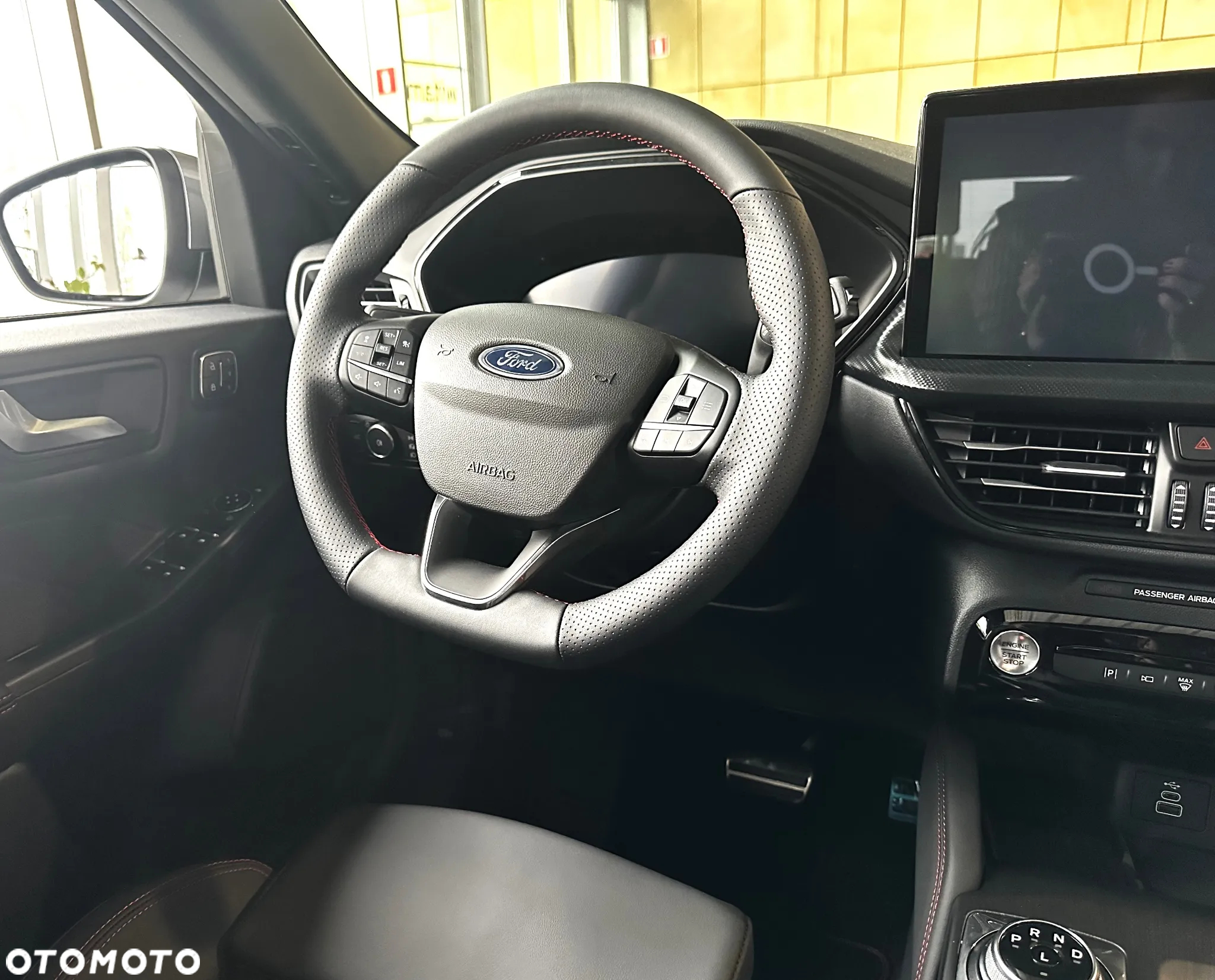 Ford Kuga 2.5 FHEV AWD ST-Line X - 18