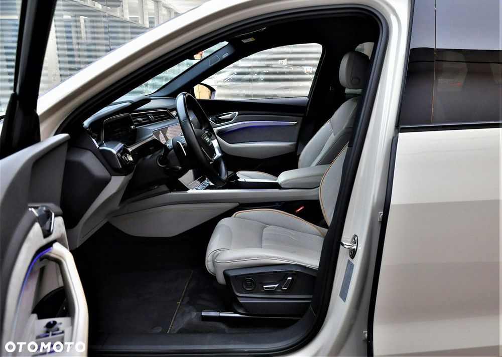 Audi e-tron Sportback - 17
