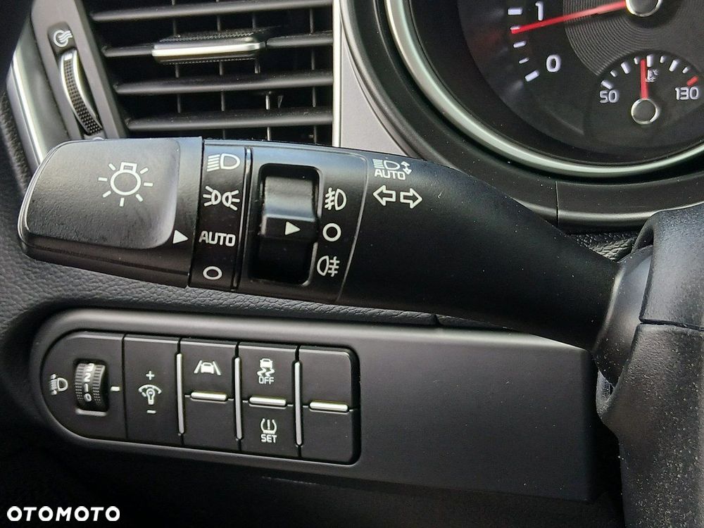 Kia XCeed 1.5 T-GDI M - 34
