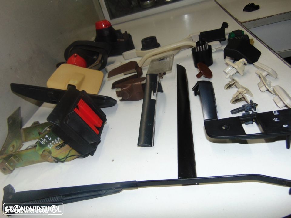 Volvo 244 - várias peças pequenas - 2