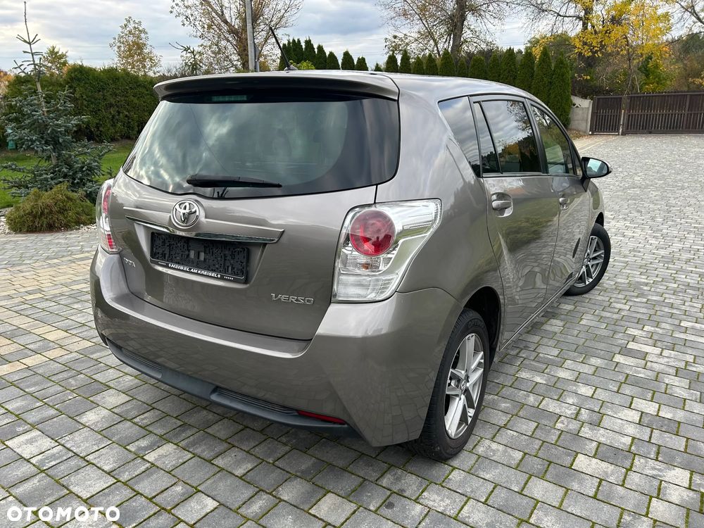 Toyota Verso 1.6 D-4D Prestige - 4