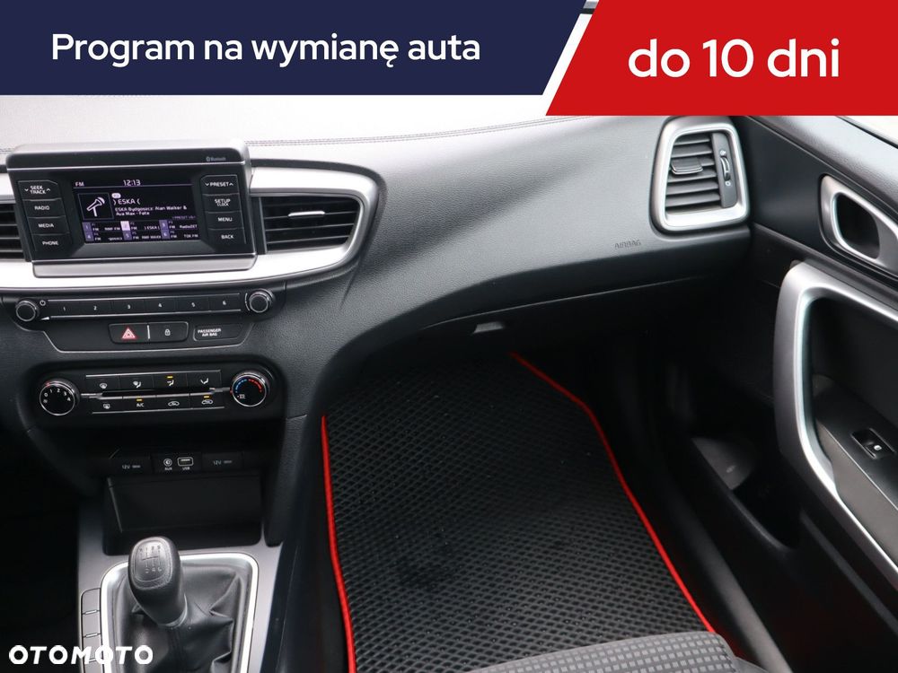 Kia Ceed - 10