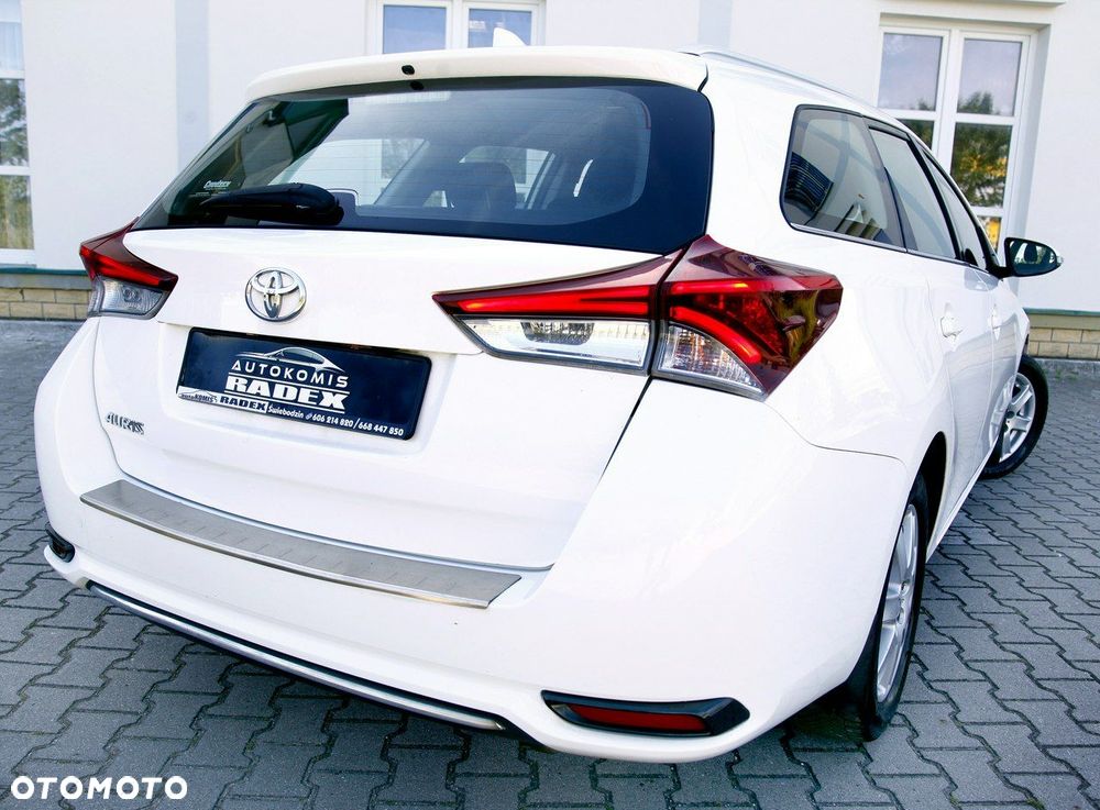 Toyota Auris - 28