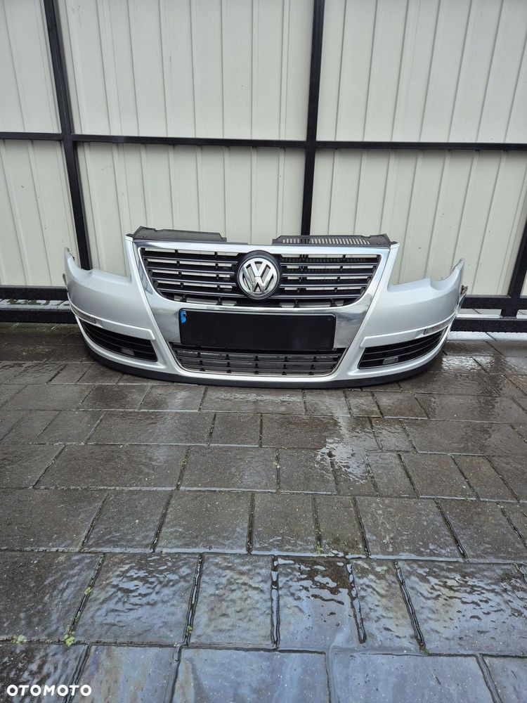 Zderzak przód przedni VW Passat B6 rok 08 kod lak LA7W - 1