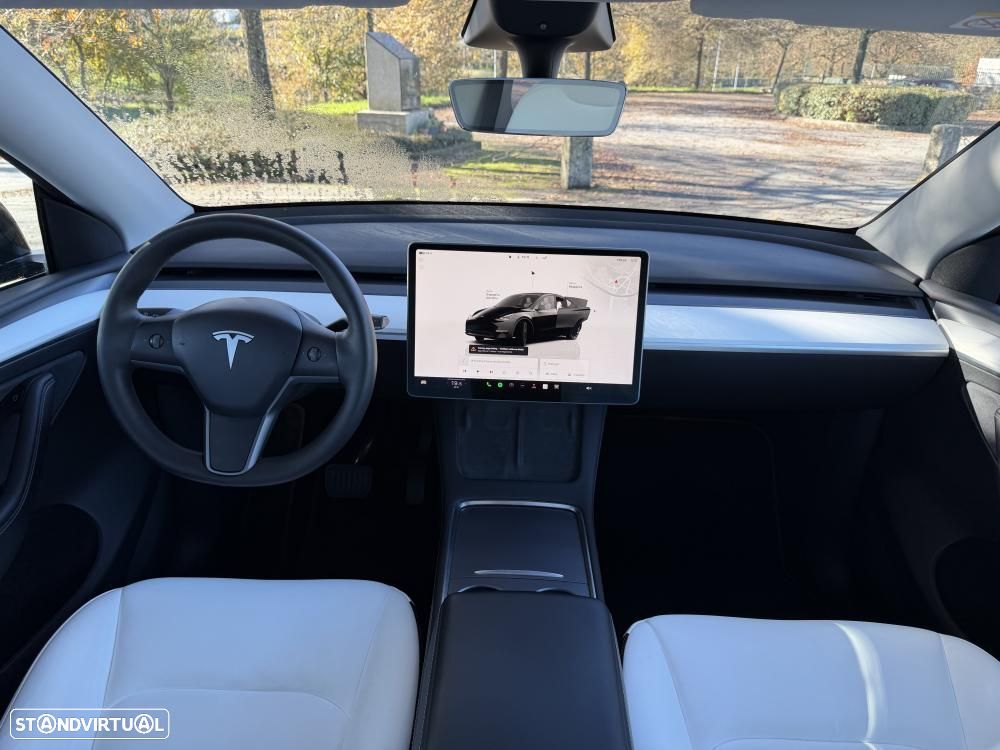 Tesla Model Y Long Range Dual Motor AWD - 26