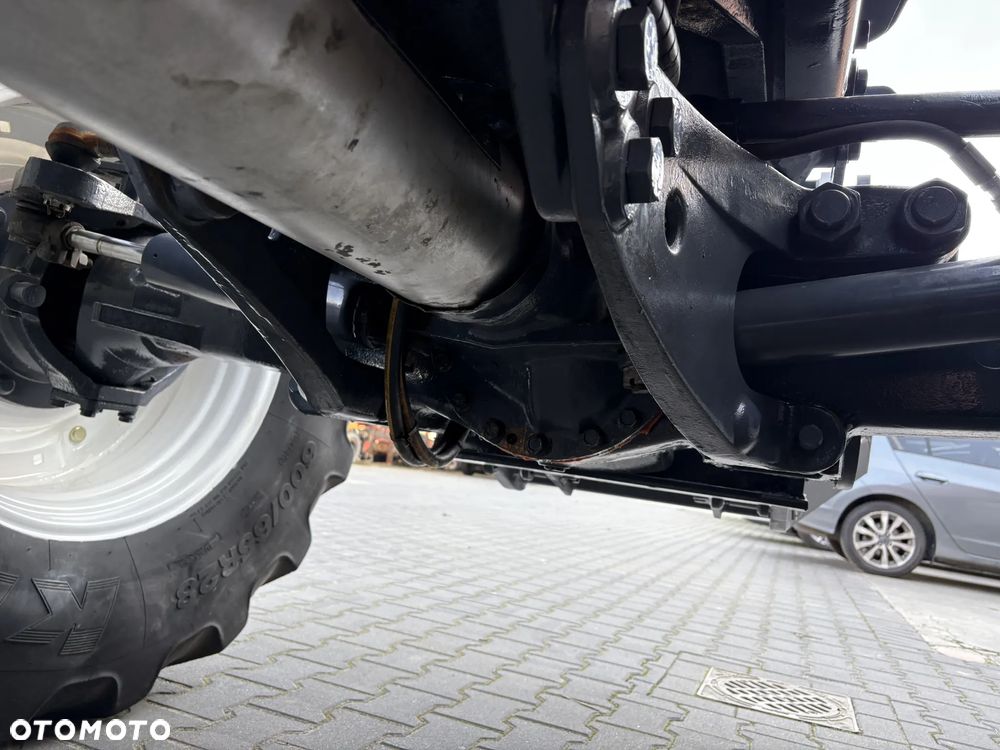 New Holland 8870 - 26