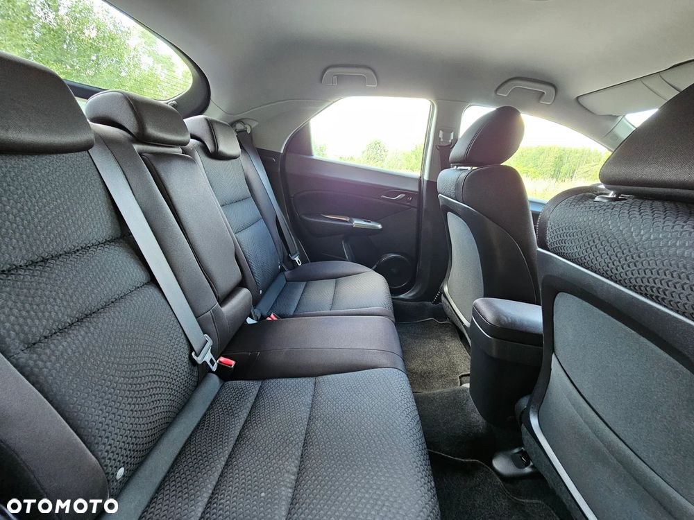 Honda Civic 1.4 i-VTEC Comfort - 32
