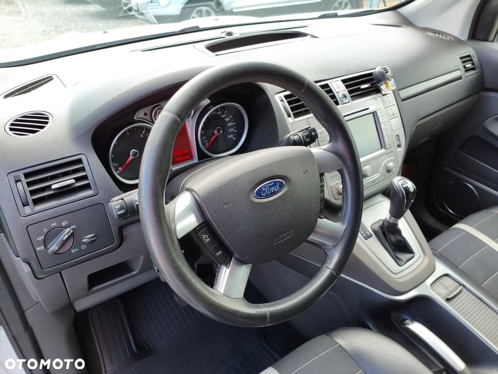 Ford Kuga 2.0 TDCi 4x4 Titanium - 25