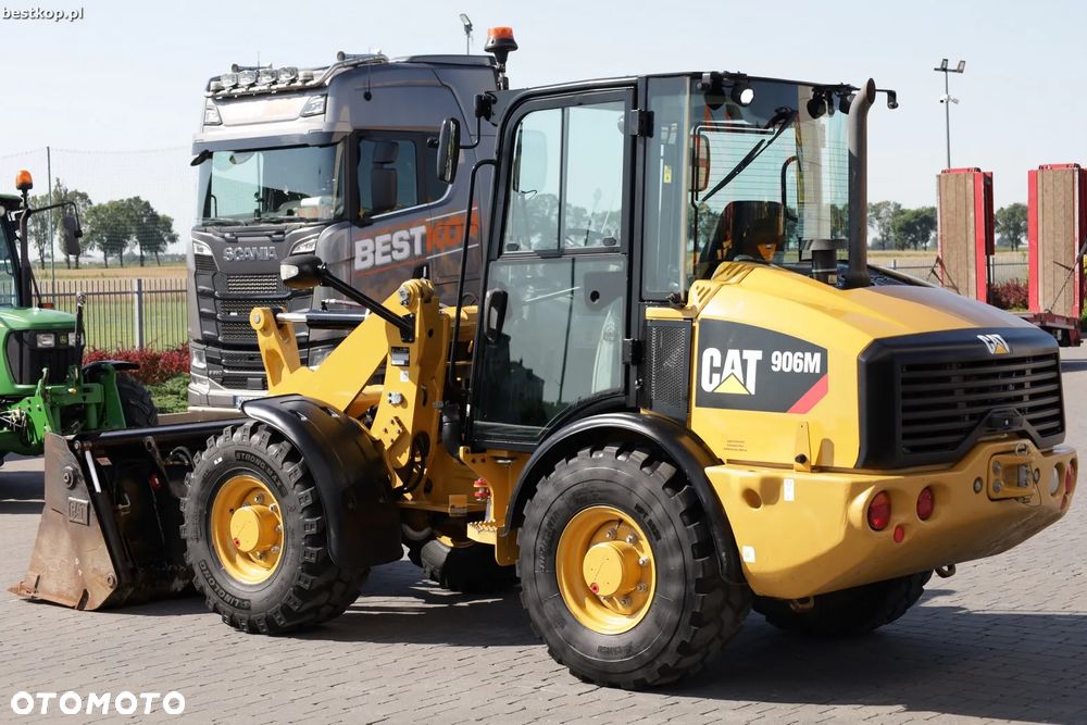 Caterpillar CAT 906M - 11