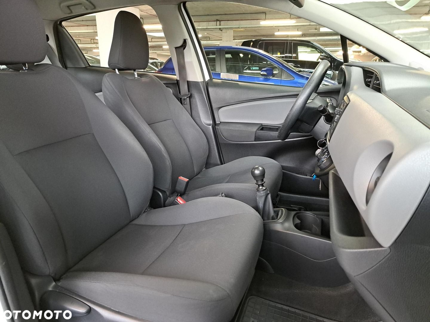 Toyota Yaris - 12