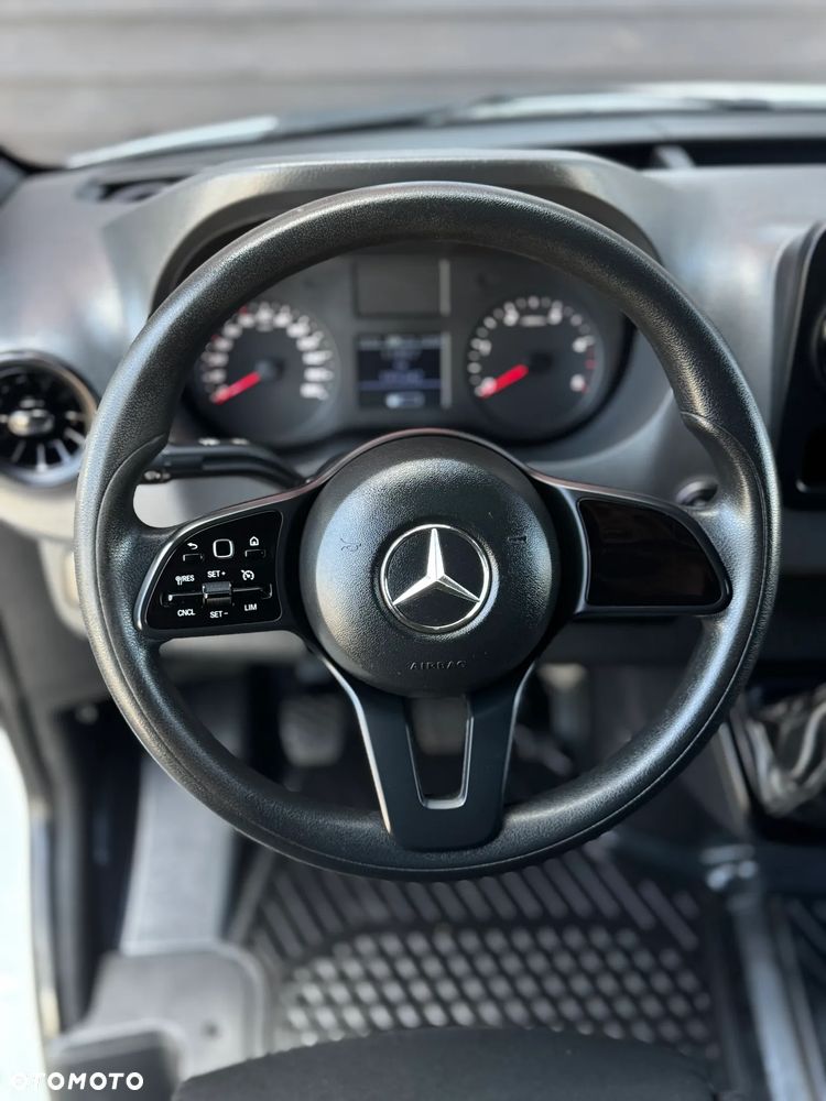 Mercedes-Benz SPRINTER - 21