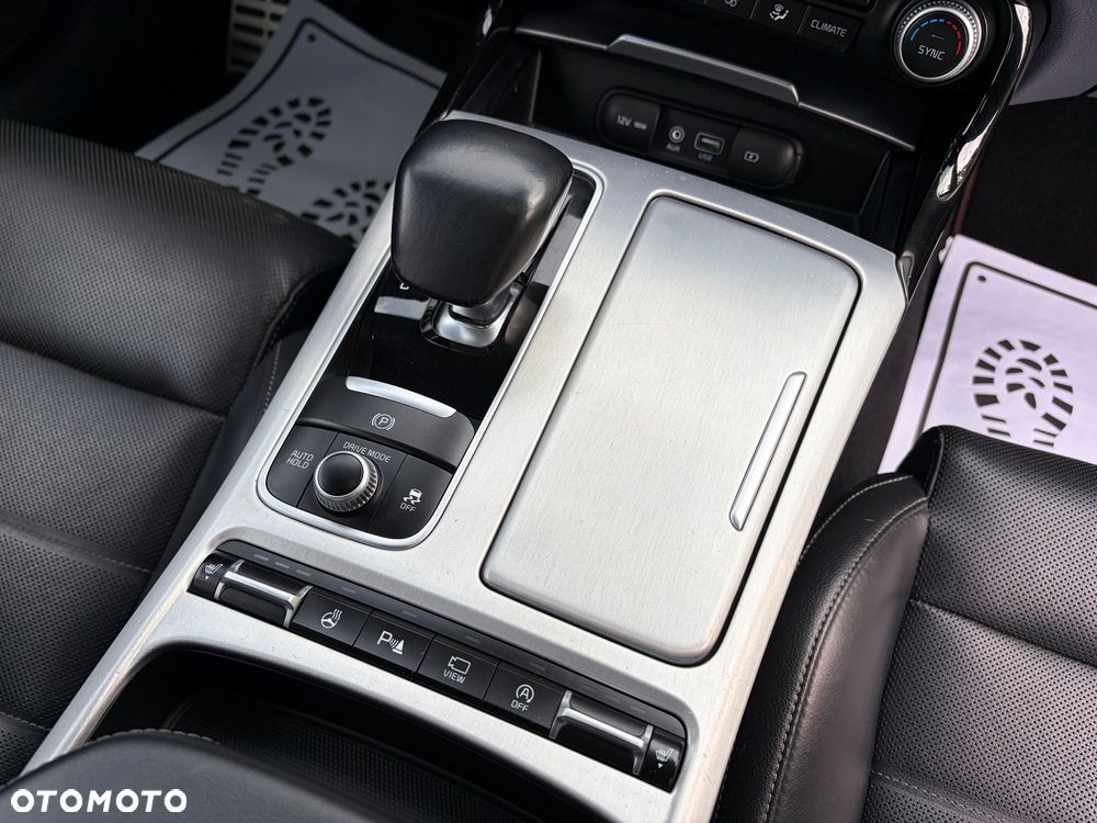 Kia Stinger - 12
