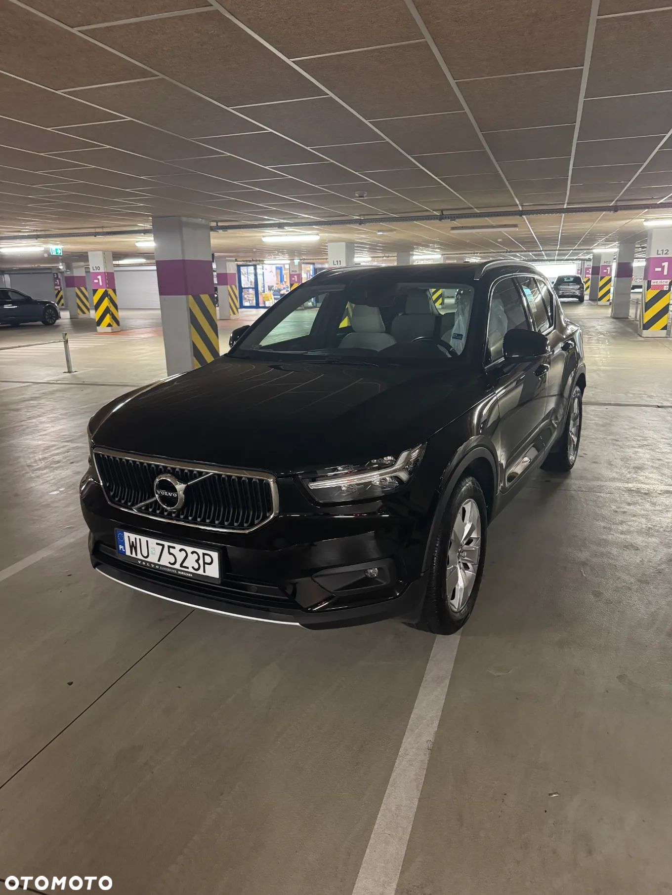 Volvo XC 40 T3 Momentum Pro - 1