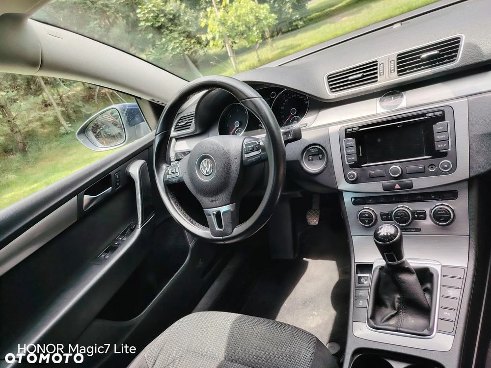 Volkswagen Passat 2.0 Blue TDI SCR Comfortline - 14