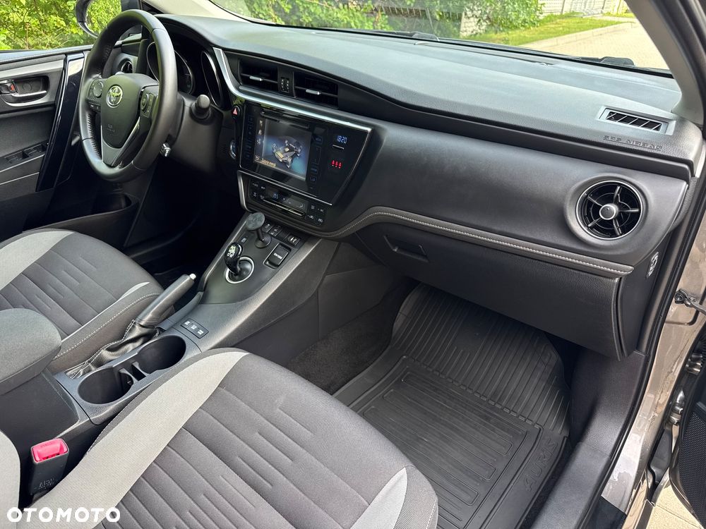 Toyota Auris Hybrid 135 Premium - 30