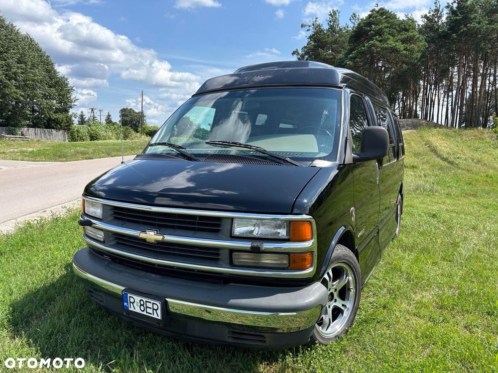 Chevrolet Chevy Van - 4
