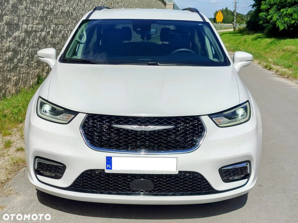 Chrysler Pacifica - 2