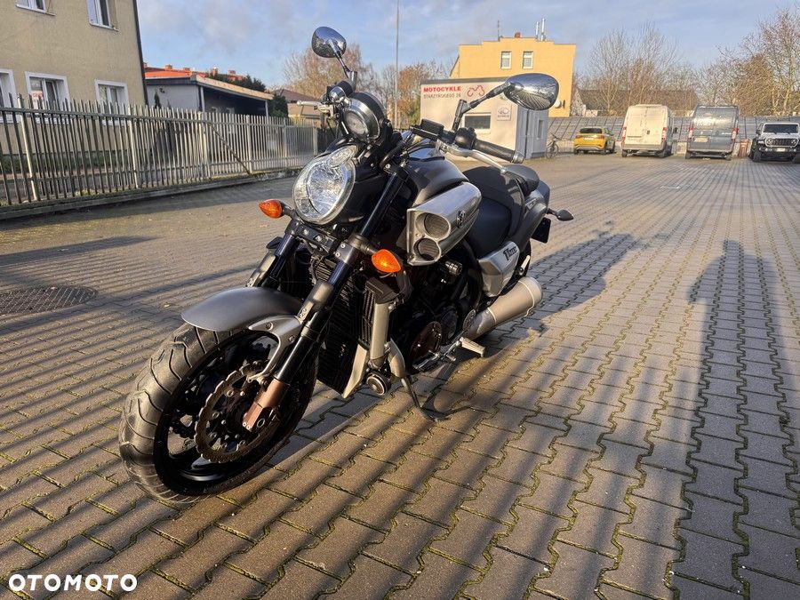 Yamaha V-MAX - 3
