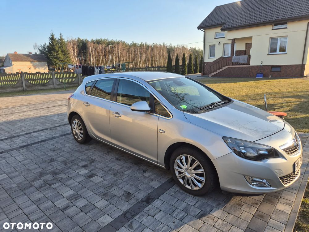 Opel Astra 1.7 CDTI Cosmo - 4