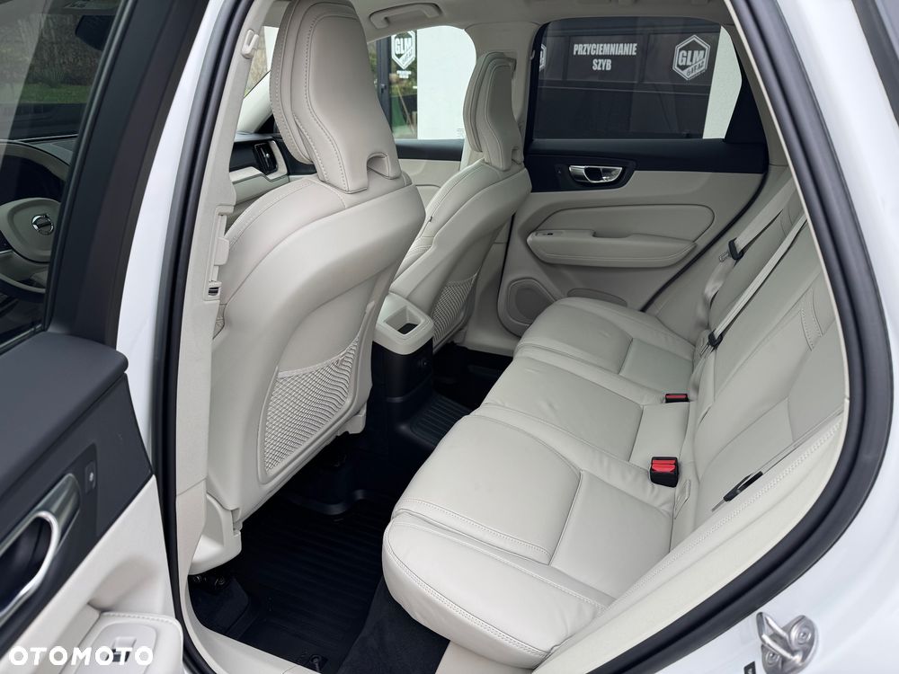 Volvo XC 60 T8 Plug-In Hybrid AWD Inscription - 14