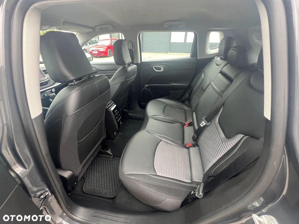 Jeep Compass - 16