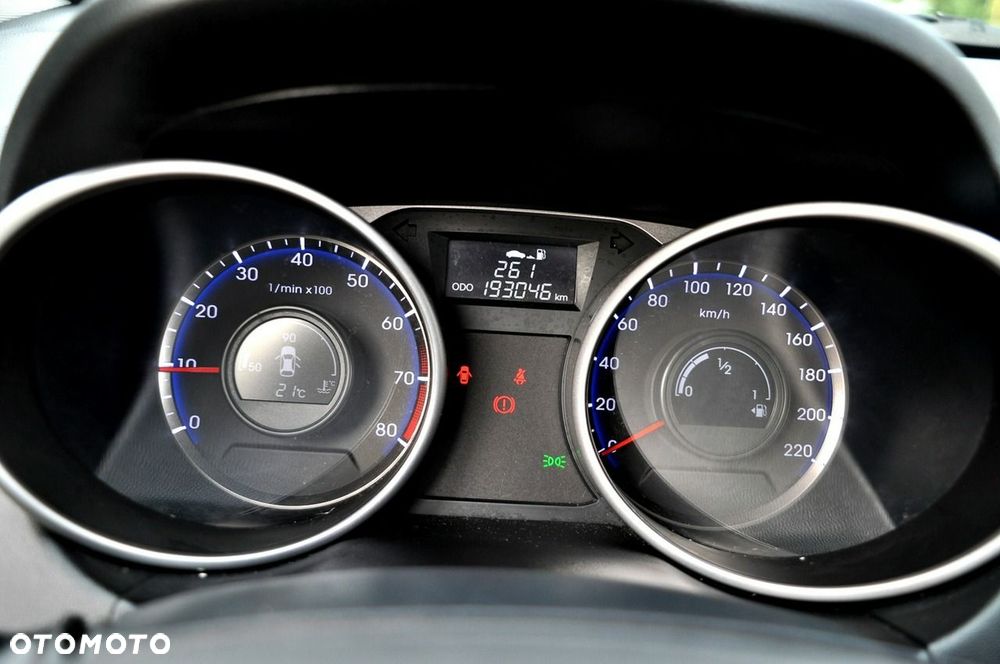 Hyundai ix35 1.6 2WD Fifa World Cup Edition - 21