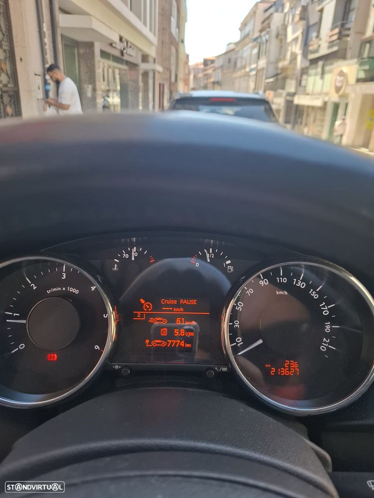 Peugeot 3008 1.6 HDi Premium - 8