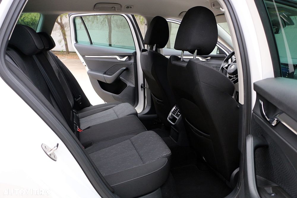 Skoda Octavia 2.0 TDI DSG Sportline - 21