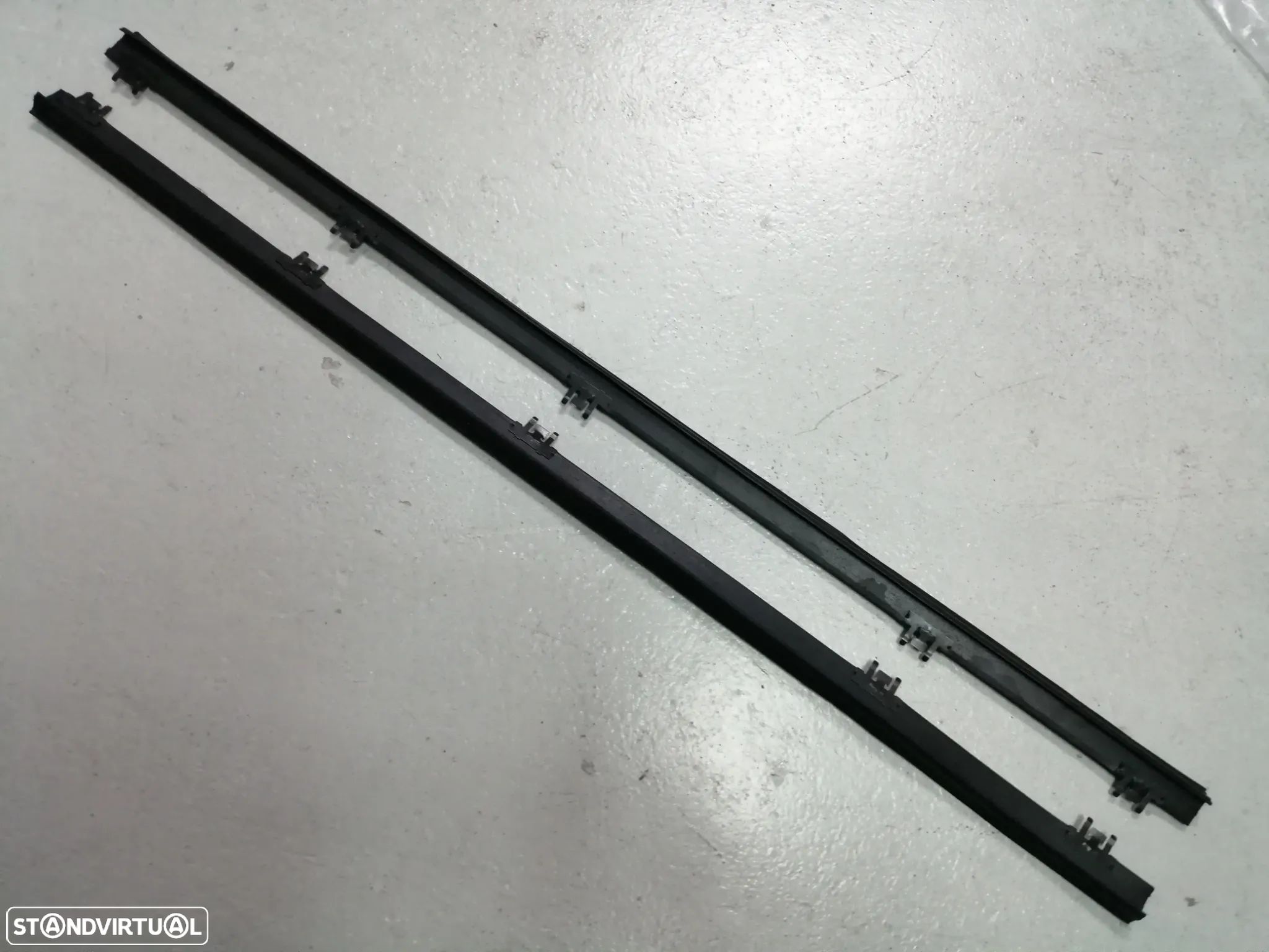 Raspadores do Vidro da Porta - Isuzu / Bedford KBD25 , KBD26 e KBD27 - 1