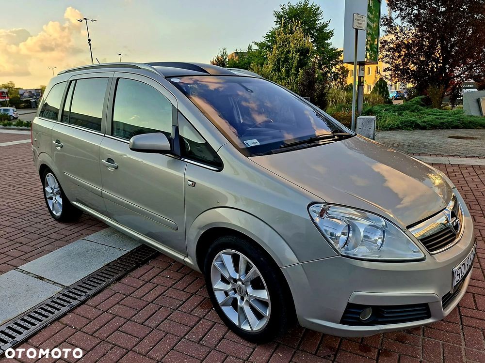 Opel Zafira 1.8 Cosmo - 2
