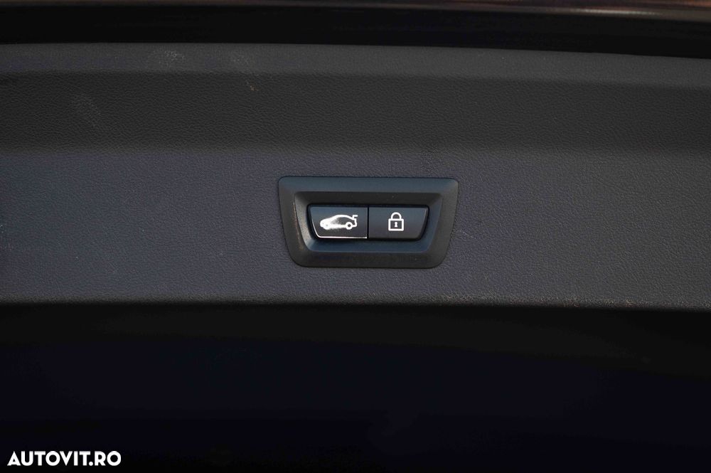 BMW X3 xDrive20i AT xLine - 34