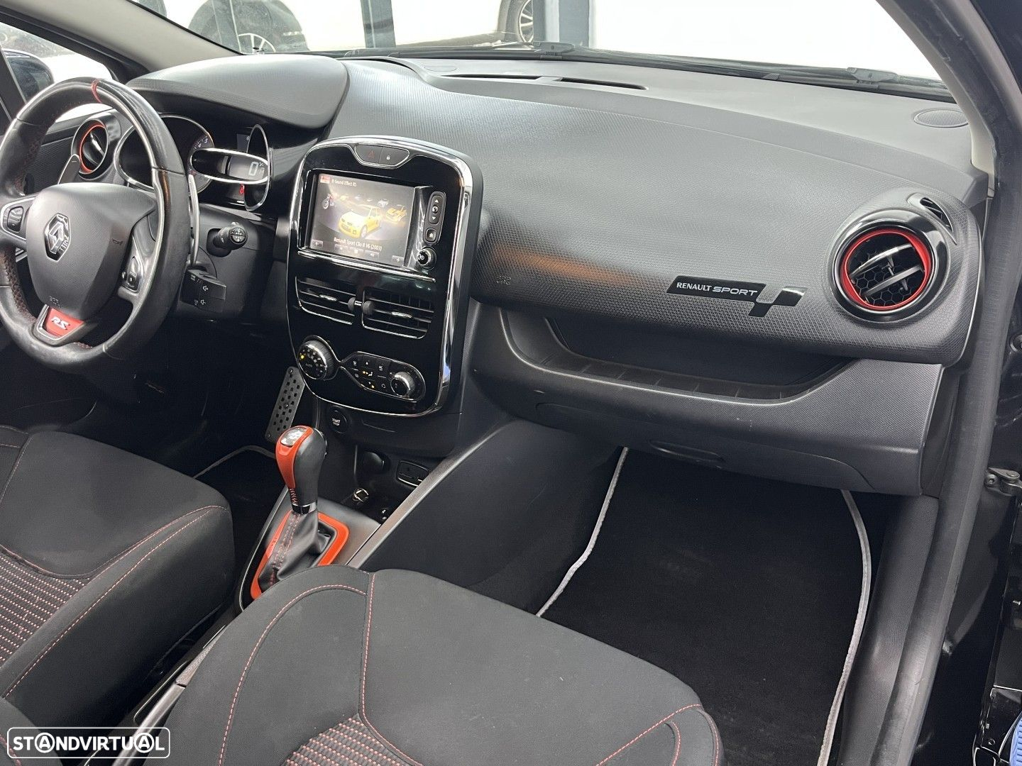 Renault Clio 1.6 T RS EDC - 12