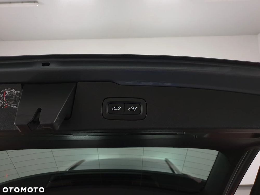Volvo V60 D3 Geartronic R-Design - 36