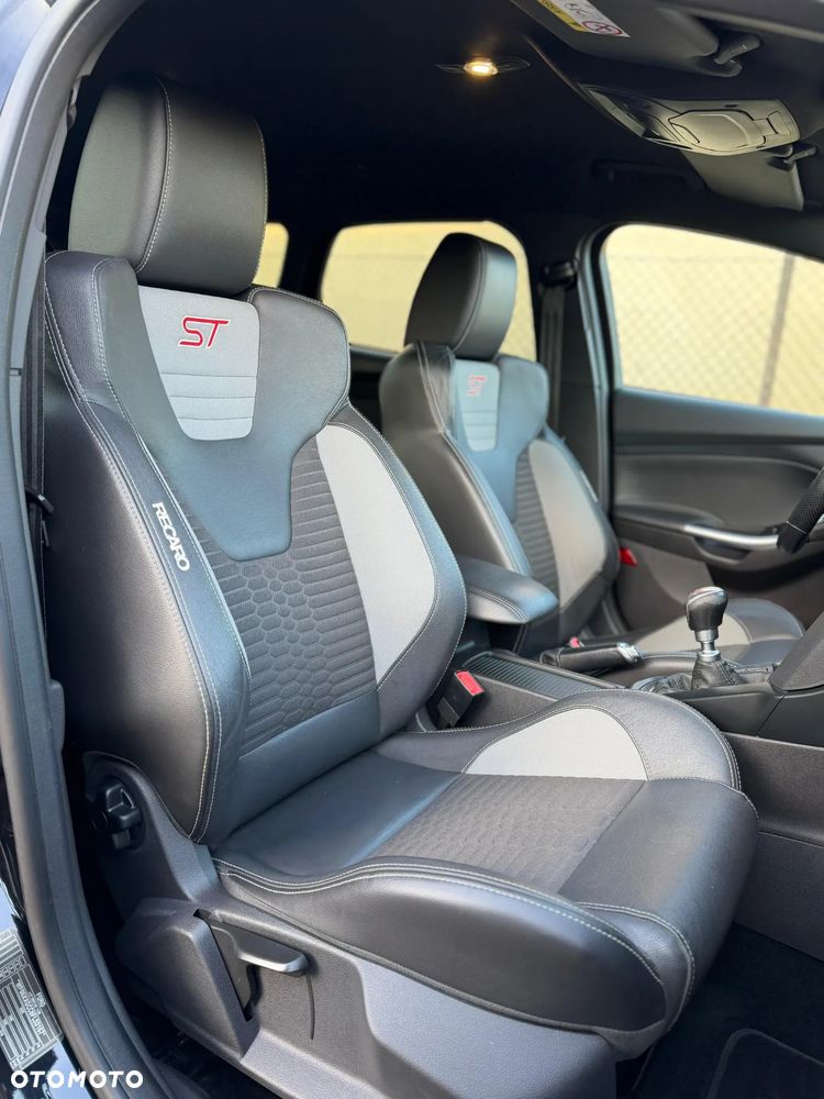 Ford Focus 2.0 TDCi ST - 15