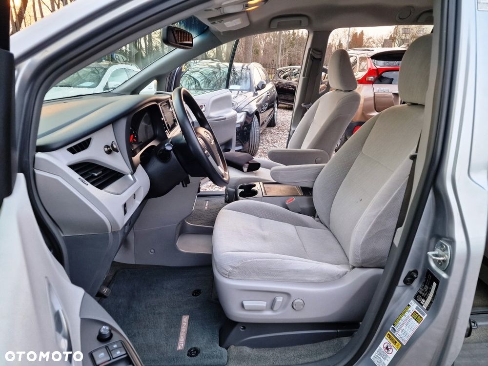 Toyota Sienna - 28