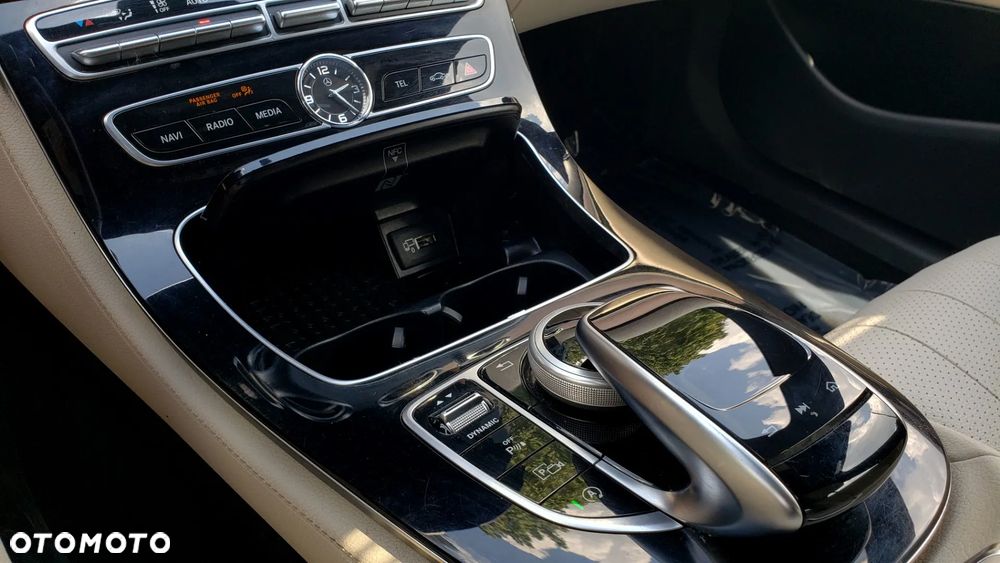 Mercedes-Benz Klasa E 300 9G-TRONIC - 16