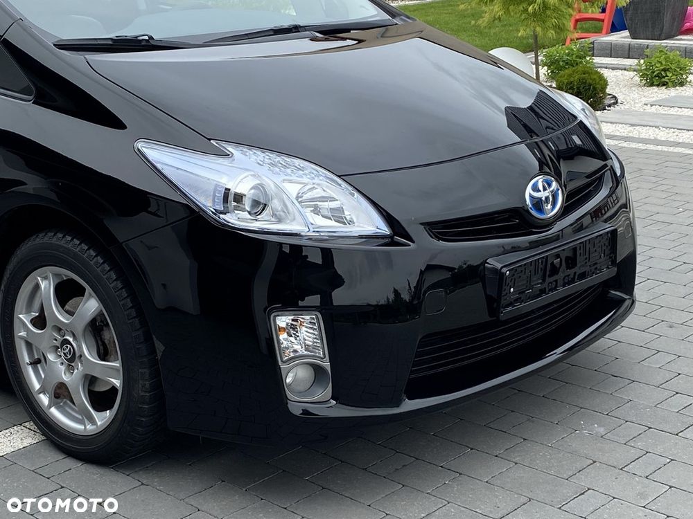Toyota Prius (Hybrid) - 35