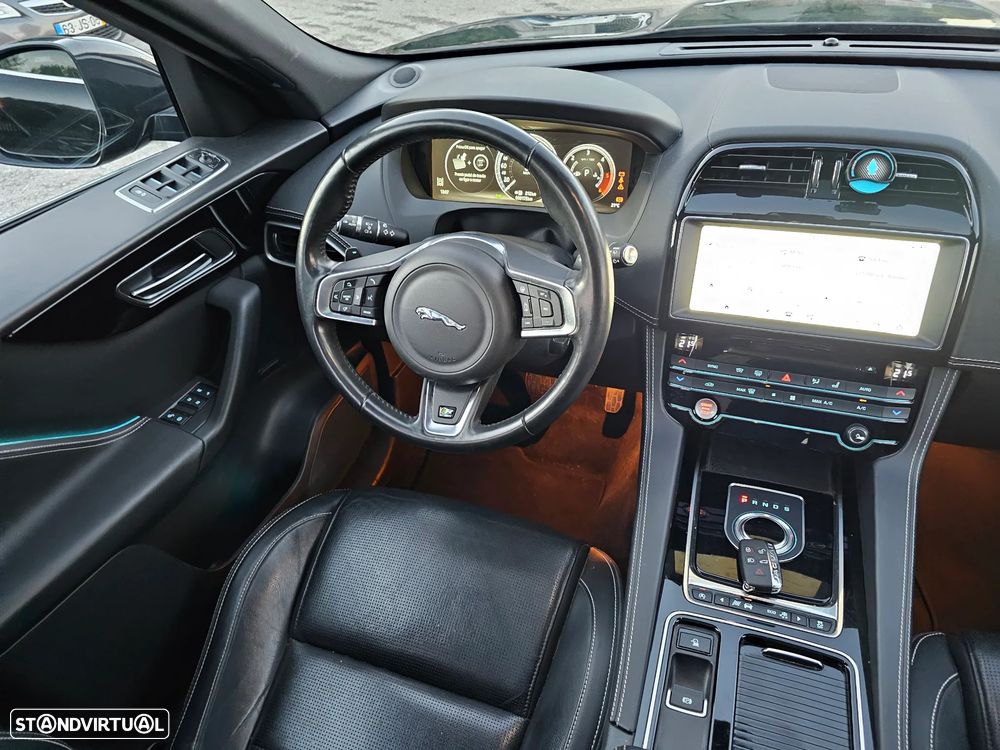 Jaguar F-Pace 20d Aut. R-Sport - 13