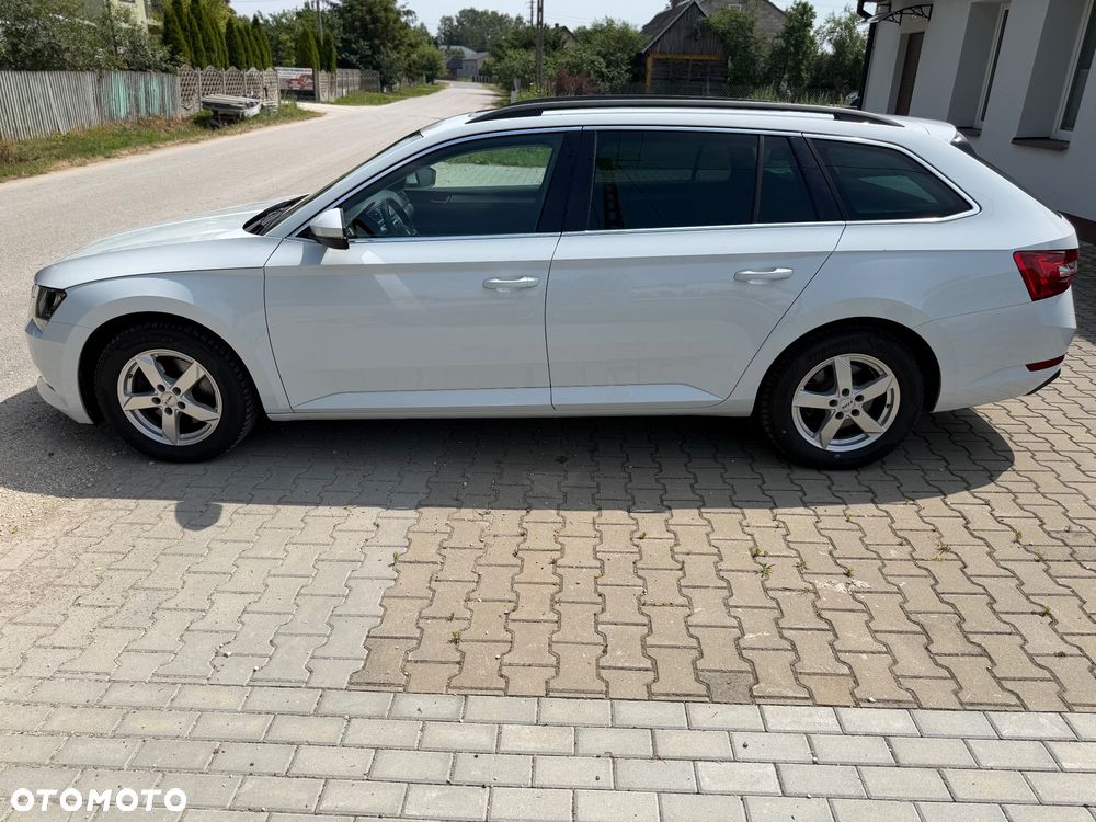 Skoda Superb 2.0 TDI Premium Edition - 8